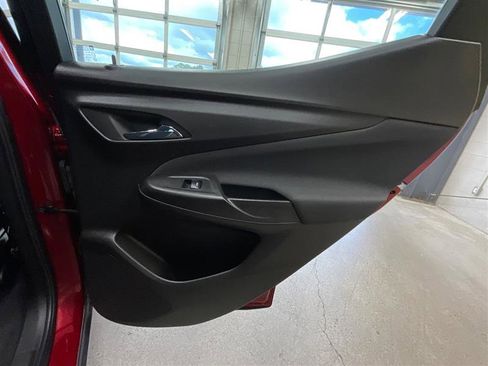 Used 2022 Chevrolet Bolt EUV LT w/ Comfort Package FWD image 23