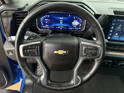 Used 2025 Chevrolet Silverado 1500 LT AWD/4WD image 19