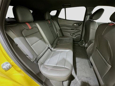 Used 2025 Chevrolet Trax RS w/ Driver Confidence Package image 26