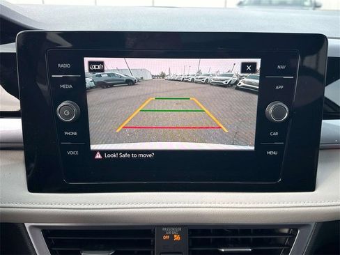 New 2026 Volkswagen Taos SEL image 22