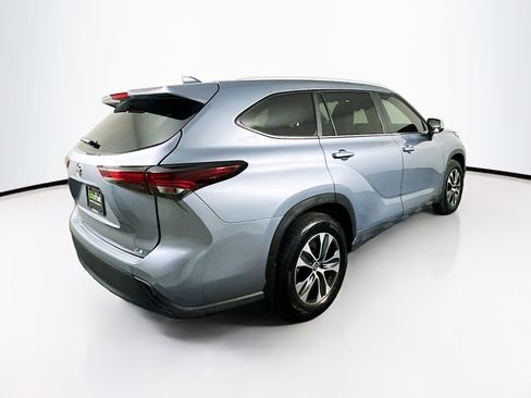 Used 2024 Toyota Highlander XLE image 10