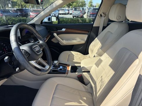 Used 2023 Audi Q5 2.0T Premium w/ Convenience Package AWD/4WD image 17