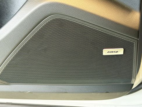 Certified 2025 Porsche Cayenne image 12