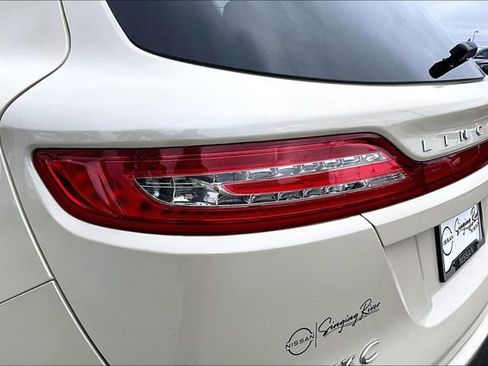 Used 2018 Lincoln MKC Select w/ Select Plus Package FWD image 20