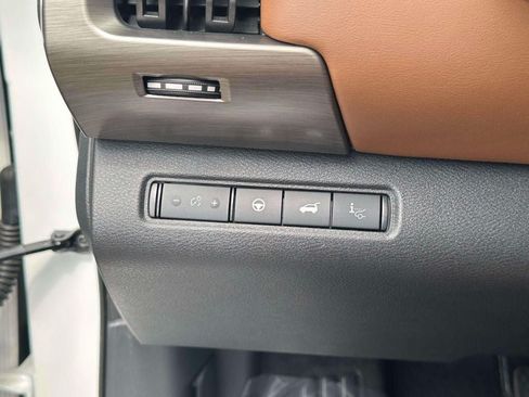 Used 2023 Nissan Pathfinder Platinum AWD/4WD image 22