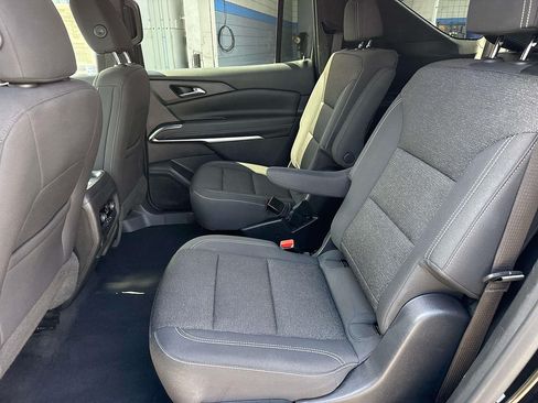 Used 2024 Chevrolet Traverse LT FWD image 12