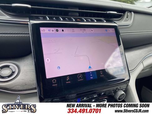Used 2021 Jeep Grand Cherokee L Overland w/ Luxury Tech Group IV AWD/4WD image 28
