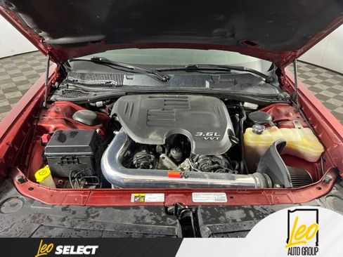 Used 2014 Dodge Challenger SXT RWD image 4