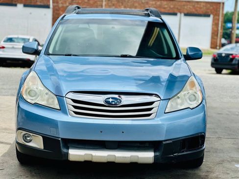 Used 2010 Subaru Outback 2.5i Limited AWD/4WD image 2