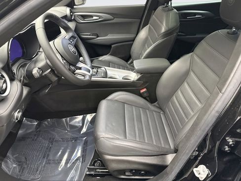 Used 2024 Alfa Romeo Tonale Ti w/ Premium Interior Package image 11
