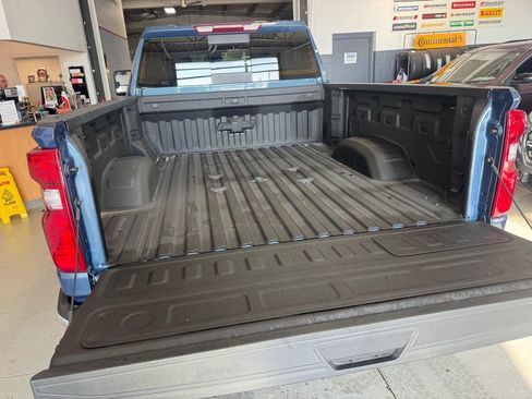 Used 2024 Chevrolet Silverado 2500 LT image 8