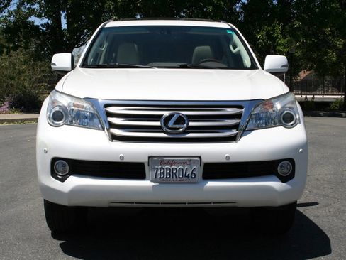 Used 2013 Lexus GX 460 w/ Convenience Pkg AWD/4WD image 3