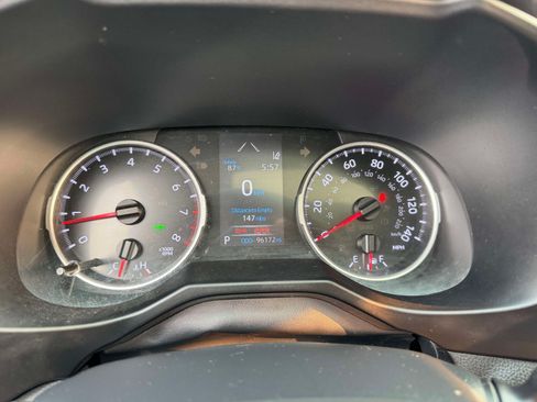 Used 2019 Toyota RAV4 XLE w/ Convenience Package AWD/4WD image 25