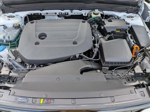 New 2026 Volvo XC40 B5 Plus w/ Protection Package Premier image 18