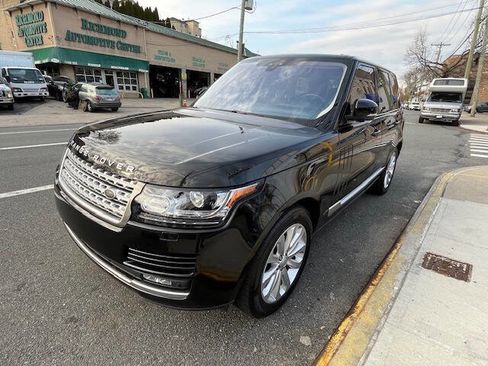 Used 2017 Land Rover Range Rover HSE image 2