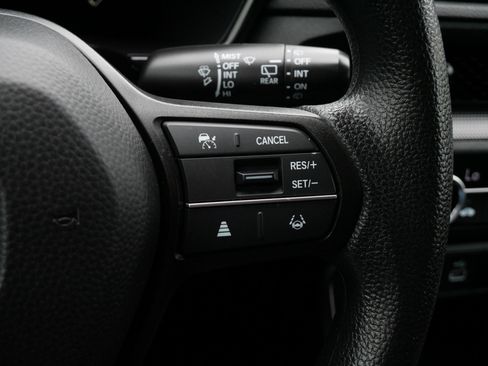 Used 2024 Honda CR-V LX image 25