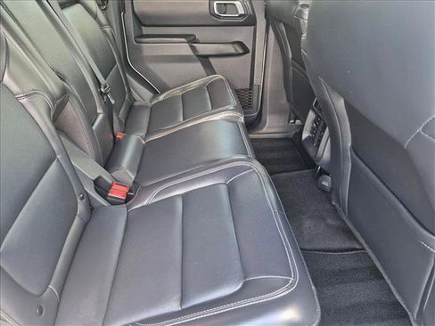 Used 2025 Ford Bronco Outer Banks AWD/4WD image 19