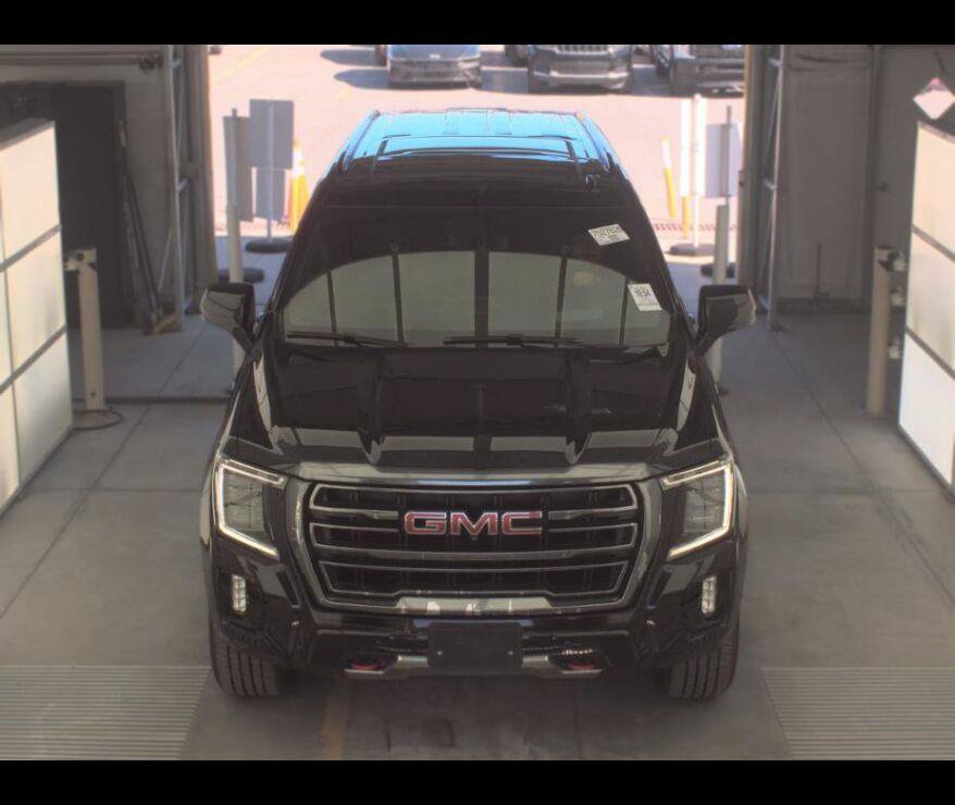 Used 2023 GMC Yukon XL AT4 w/ Technology Package AWD/4WD image 8