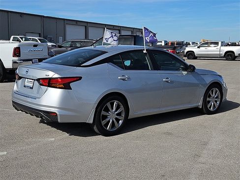 Used 2022 Nissan Altima 2.5 SR image 7