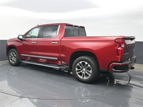 Used 2023 Chevrolet Silverado 1500 High Country w/ Technology Package image 3