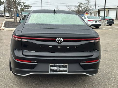 New 2026 Toyota Crown XLE image 7