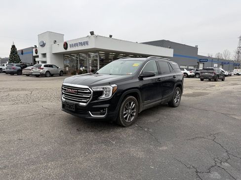 Used 2023 GMC Terrain SLT image 5