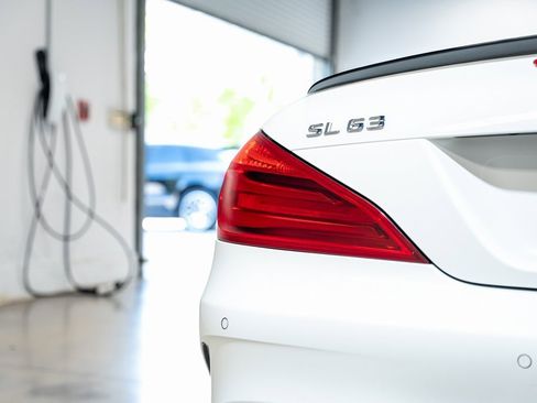 Used 2017 Mercedes-Benz SL 63 AMG image 17