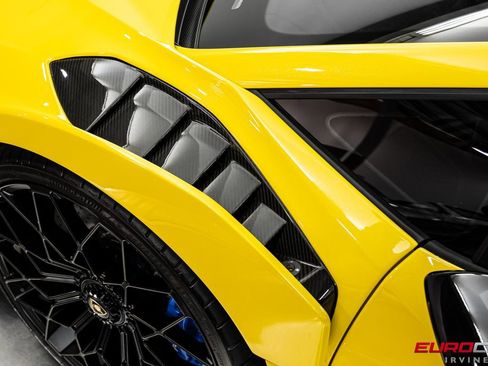 Used 2022 Lamborghini Huracan STO RWD image 16