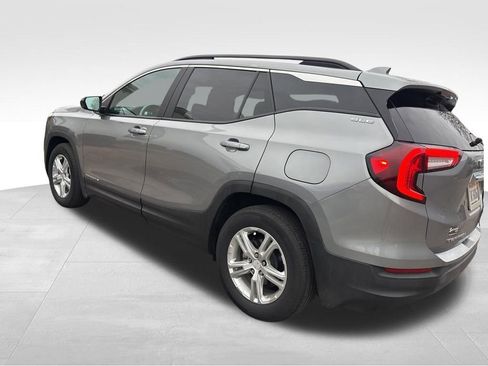 Used 2023 GMC Terrain SLE w/ Driver Convenience Package image 8