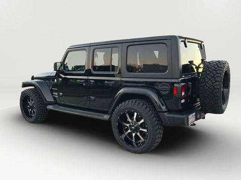 Used 2020 Jeep Wrangler Unlimited Sahara image 5