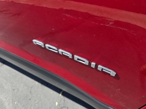 Used 2020 GMC Acadia SLE FWD image 15