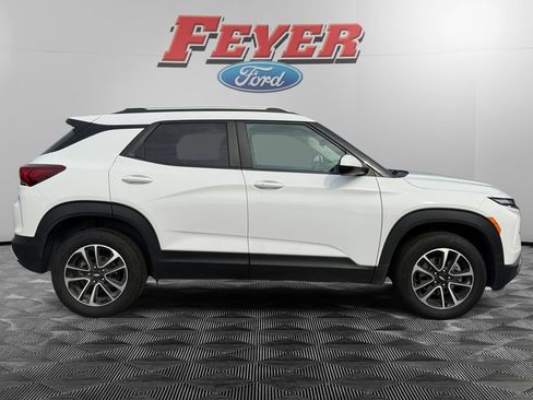 Used 2025 Chevrolet TrailBlazer LT AWD/4WD image 6