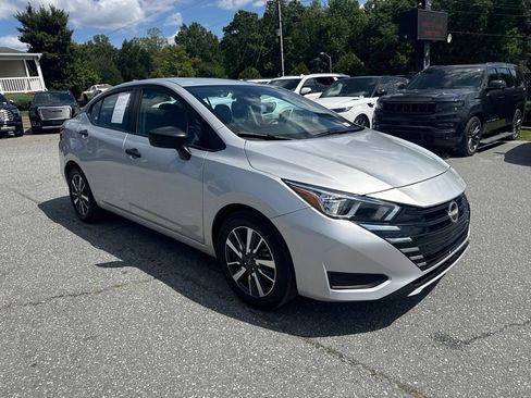 Used 2024 Nissan Versa S w/ S Plus Package FWD image 4