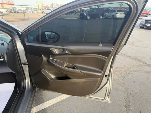 Used 2018 Chevrolet Cruze Premier w/ Enhanced Convenience Package image 16