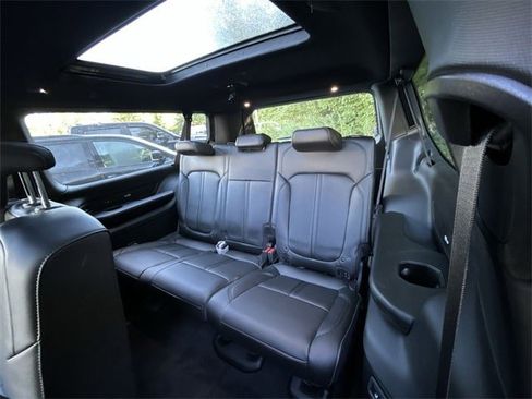 New 2025 Jeep Wagoneer L 4WD w/ Premium Group I image 14