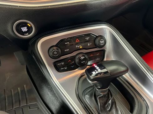 Used 2020 Dodge Challenger SXT w/ Driver Convenience Group image 19