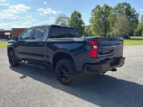 Used 2020 Chevrolet Silverado 1500 LT Trail Boss image 3