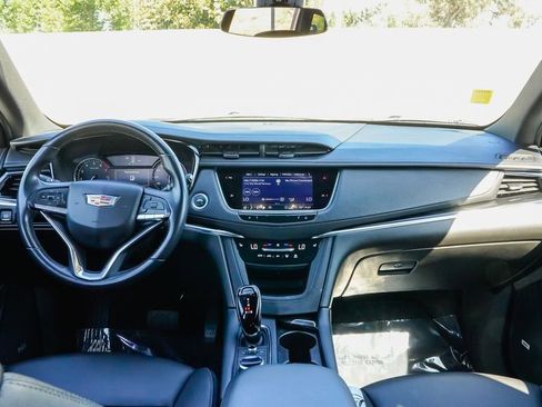 Certified 2023 Cadillac XT6 Luxury w/ LPO, Floor Liner Package FWD image 11