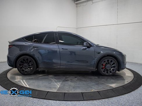 Used 2023 Tesla Model Y Performance image 8