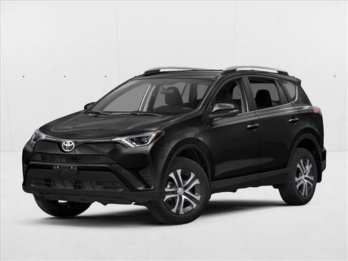 Used 2016 Toyota RAV4 LE image 1