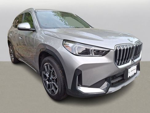 Used 2025 BMW X1 xDrive28i w/ Technology Package AWD/4WD image 3