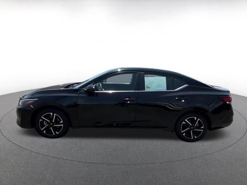 Used 2025 Nissan Sentra SV FWD image 8