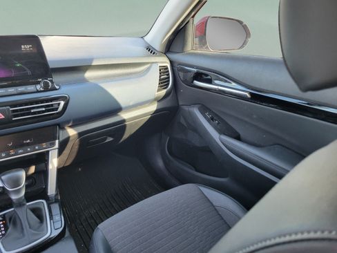 Used 2022 Kia Seltos S FWD image 10