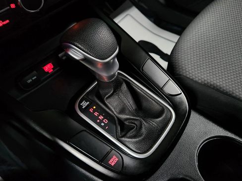 Used 2022 Kia Soul LX image 31