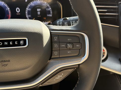 New 2025 Jeep Wagoneer L Series II image 23