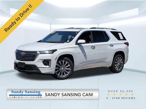 Used 2023 Chevrolet Traverse Premier FWD image 1
