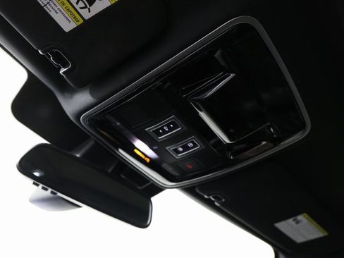 Used 2016 Land Rover Range Rover HSE image 12