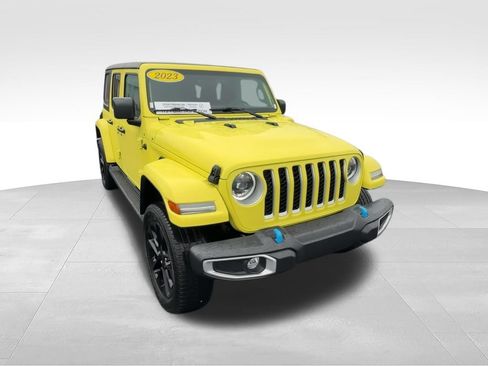 Used 2023 Jeep Wrangler Unlimited Sahara w/ Cold Weather Group AWD/4WD image 3