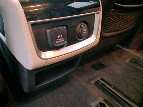 Used 2022 Kia Carnival SX image 30