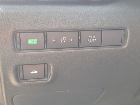 Used 2024 Nissan Sentra SR FWD image 31